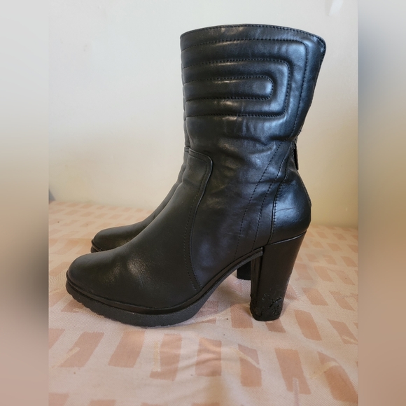 Aquatalia Leather Ankle Booties - Picture 2 of 12